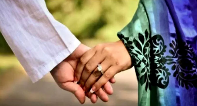 শিক্ষকের সঙ্গে সন্তানসহ শিক্ষিকা উধাও, স্বামীর অভিযোগ