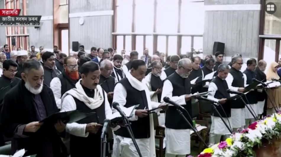 নবনির্বাচিত স্বতন্ত্র প্রার্থীদের শপথ গ্রহণ সম্পন্ন