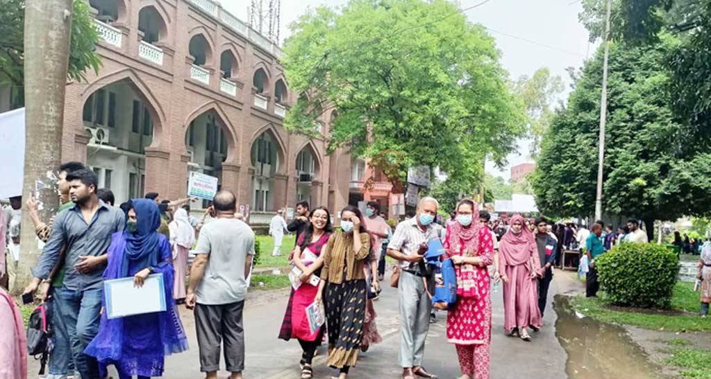 আজ ঢাবির ‘গ’ ইউনিটে ভর্তি পরীক্ষা , আসন প্রতি লড়াই করবে ৩৯ জন