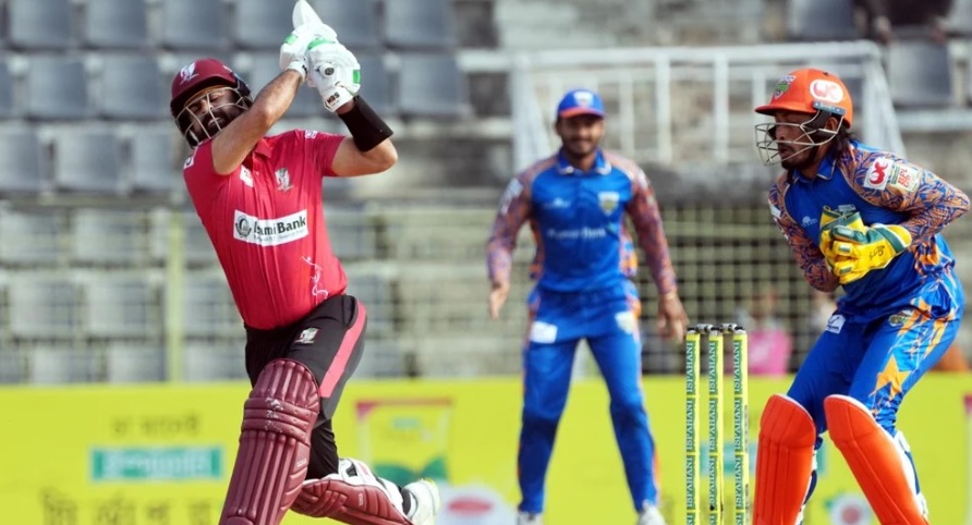 উড়তে থাকা খুলনাকে টেনে মাটিতে নামিয়ে বরিশালের তৃতীয় জয়