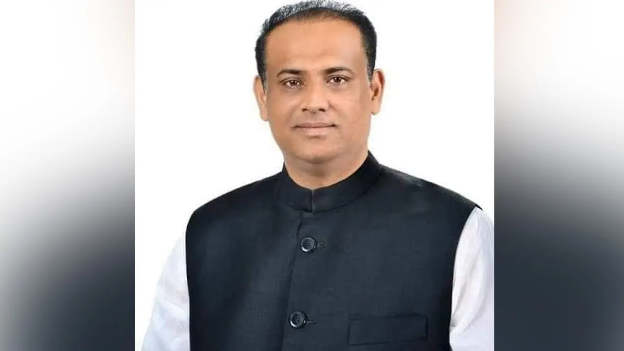 পরিবারসহ সাবেক ভূমিমন্ত্রী সাইফুজ্জামানের সম্পদ জব্দের আদেশ