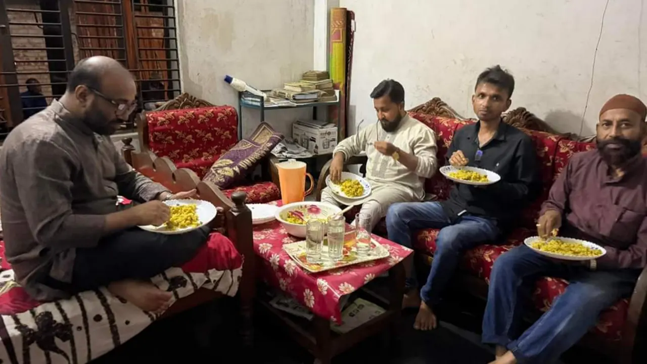 ট্রাম্পের বিজয়ে গোপালগঞ্জে খিচুড়িভোজ