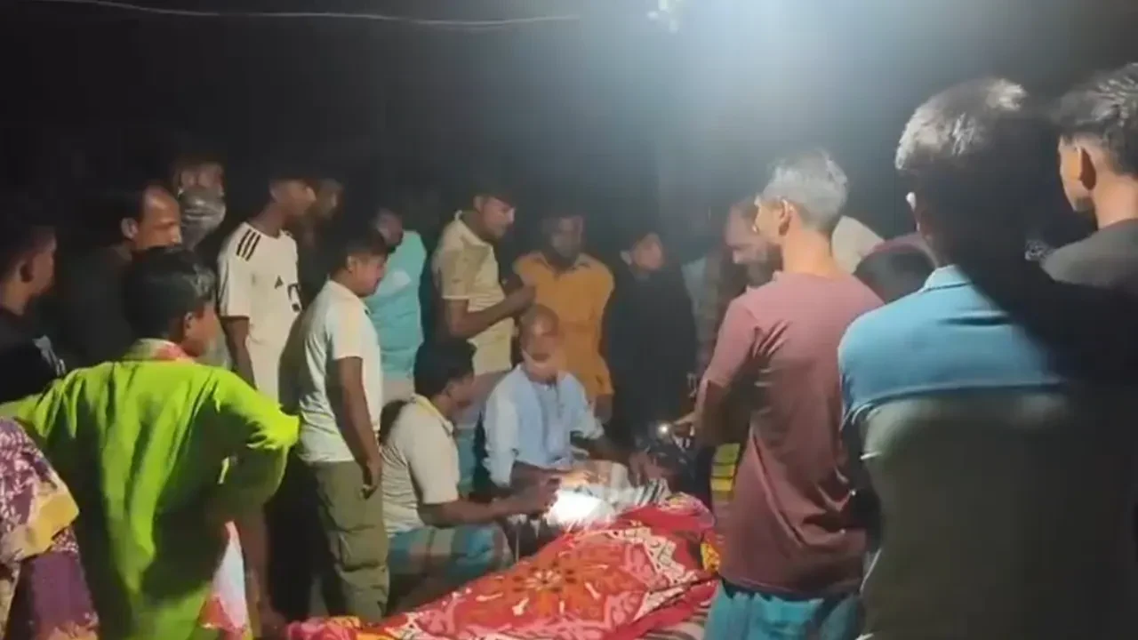 ৩০০ ফিট এক্সপ্রেসওয়েতে মোটরসাইকেল-ট্রাক সংঘর্ষে নিহত ২