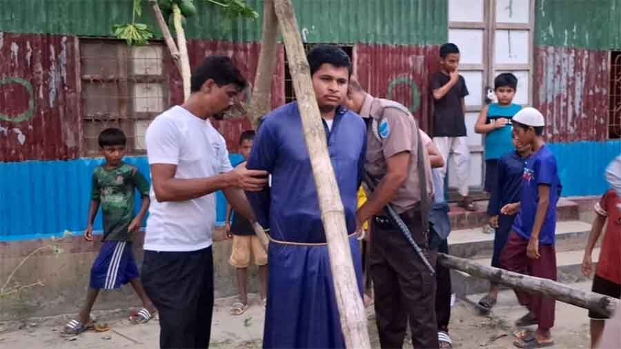 ফরিদপুরে মাদ্রাসাছাত্রকে ধর্ষণ, হাফেজকে গাছের সাথে বাঁধল জনতা